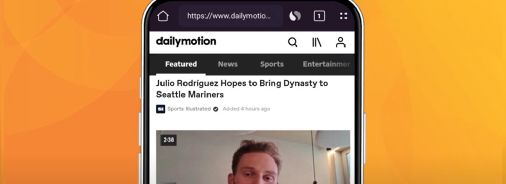Captura de pantalla de la app descargando un archivo de Dailymotion